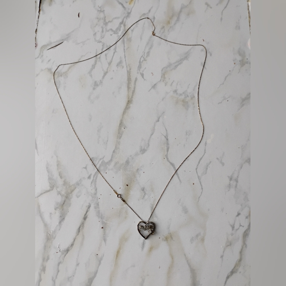 Mom Heart Script Pendant